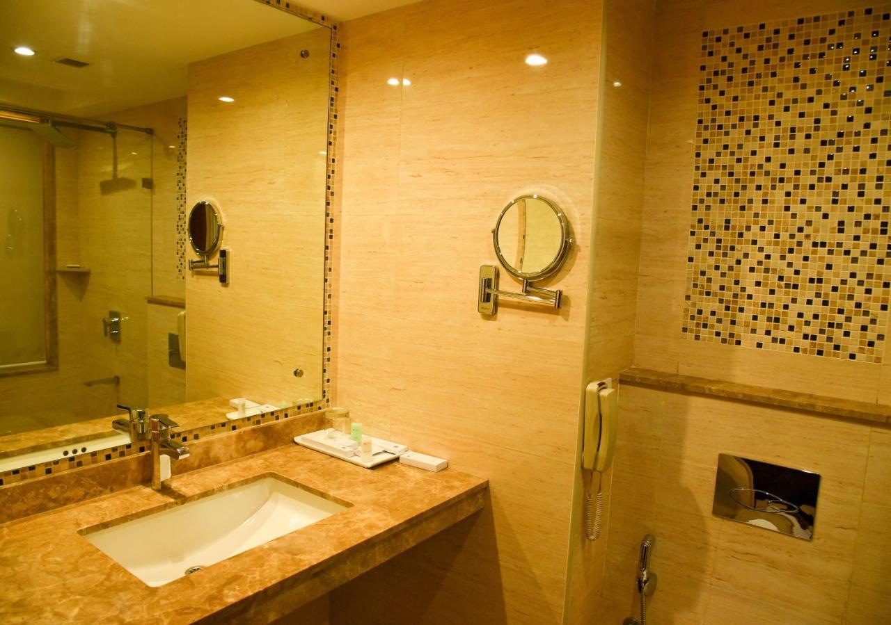 The Saibaba Hotel Chennai Exterior photo
