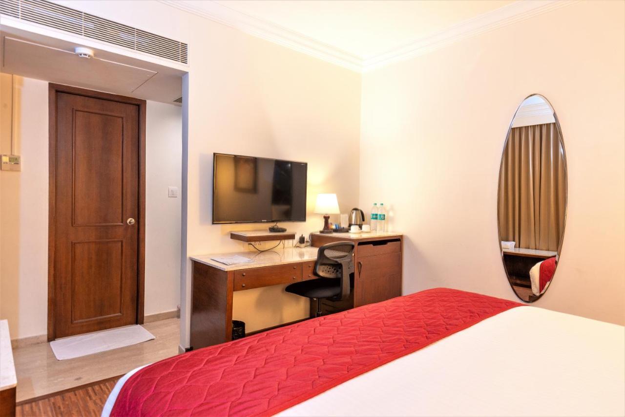 The Saibaba Hotel Chennai Exterior photo
