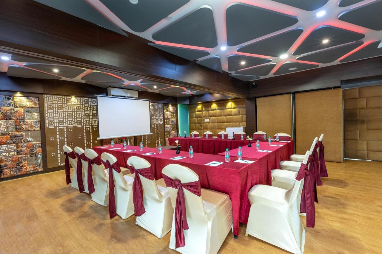 The Saibaba Hotel Chennai Exterior photo